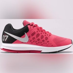 Women’s Nike Zoom Pegasus sz 9